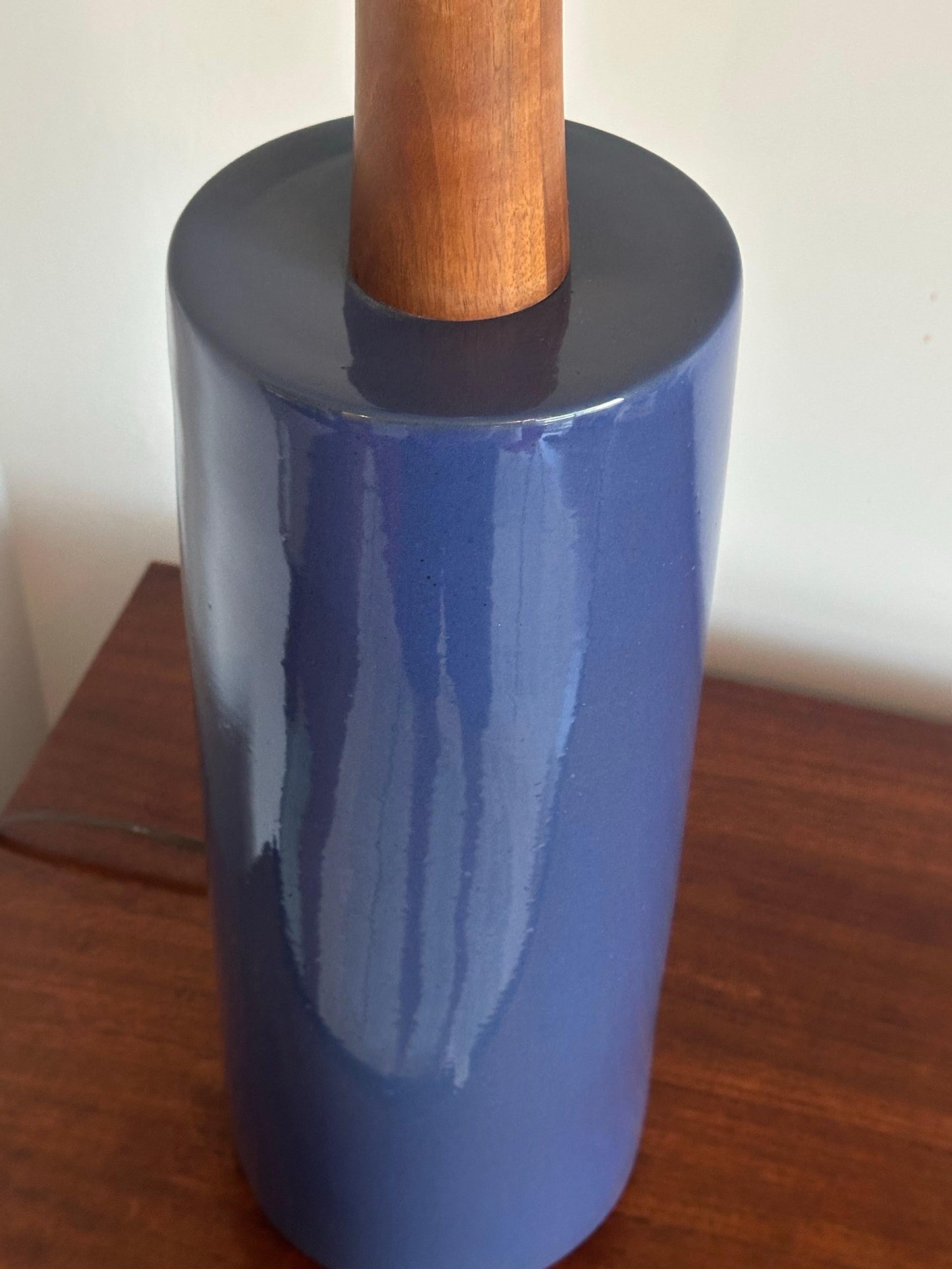 Frisman Vintage Jane and Gordon Martz Large Table Lamp for Marshall Srudios, ceramic and walnut