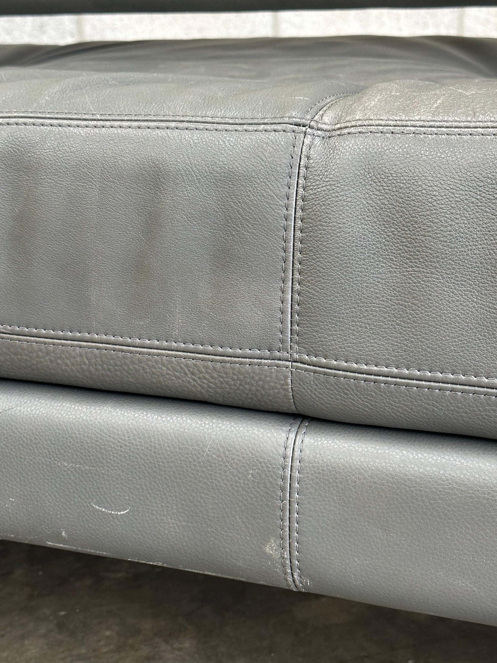Frisman Vintage Vladimir Kagan “Matinee” Sofa/ Daybed for American Leather, Postmodern