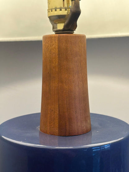 Frisman Vintage Jane and Gordon Martz Large Table Lamp for Marshall Srudios, ceramic and walnut