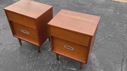 Frisman Vintage A Pair of Mainline by Hooker Mid Century Night Stands ca' 1960's