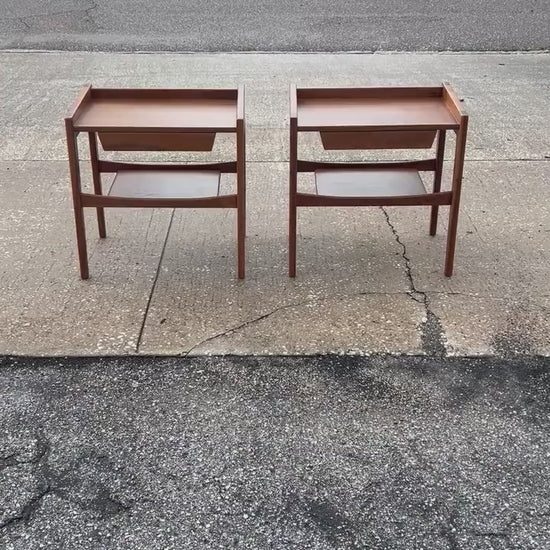 Frisman Vintage A Pair Of Jens Risom Night Stands in Walnut ca' 1960's