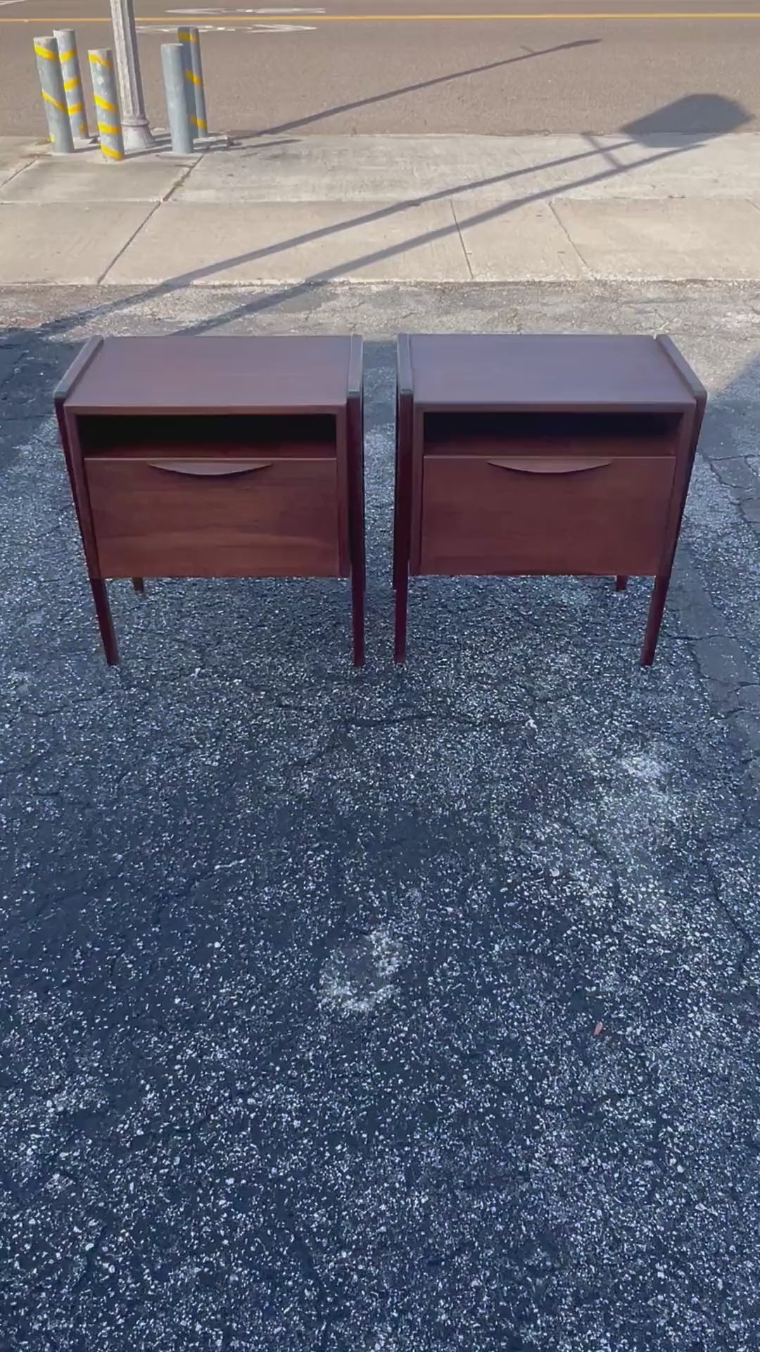 Frisman Vintage A Pair Of Night Stands By Jens Risom With Angled Drop Fronts Ca' 1950's Walnut